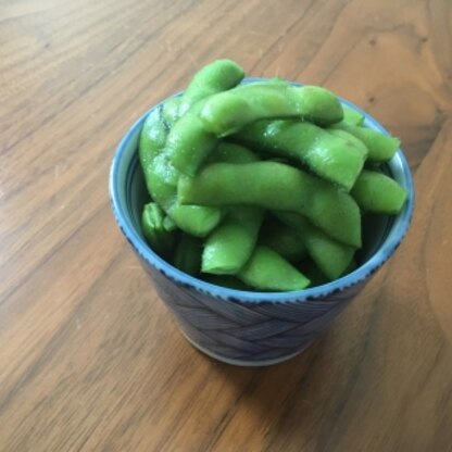 今日はお家飲みなので、先ほど作りました♪
器は蕎麦猪口(^-^)
美味しくできてビールが楽しみです！